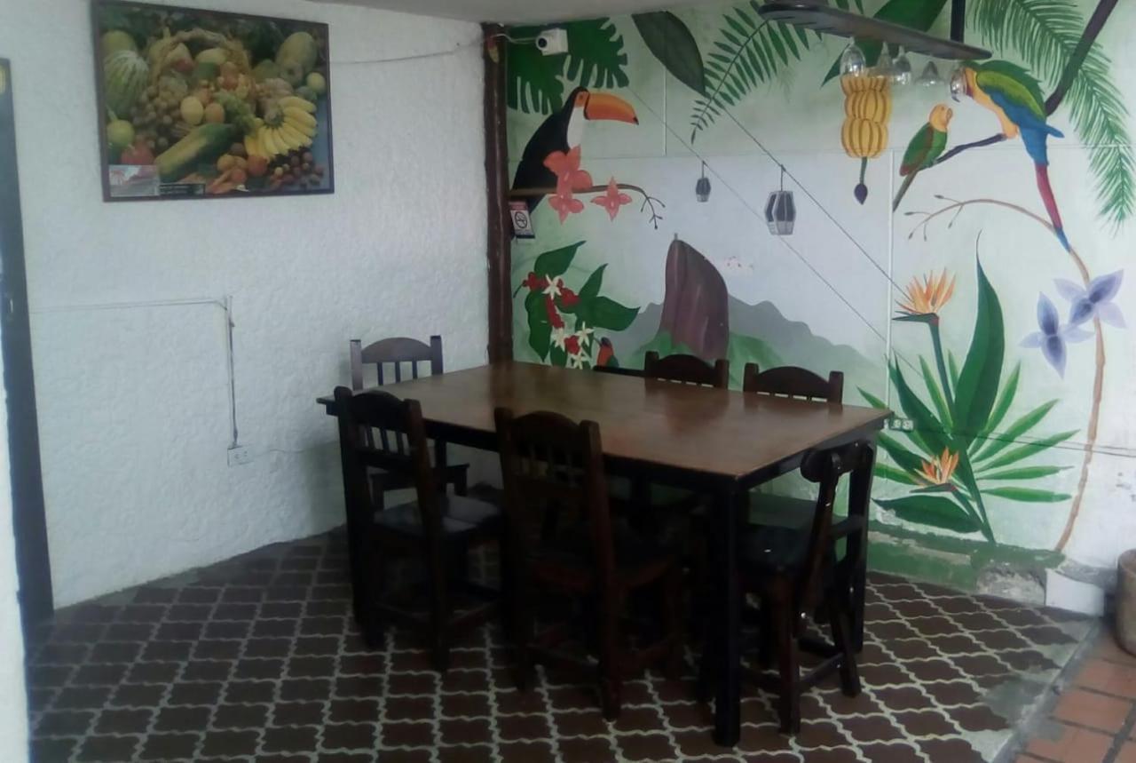 Palm Tree Hostel Medellin Exterior photo